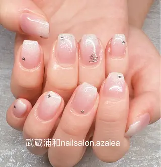 ネイル R inのネイルデザイン