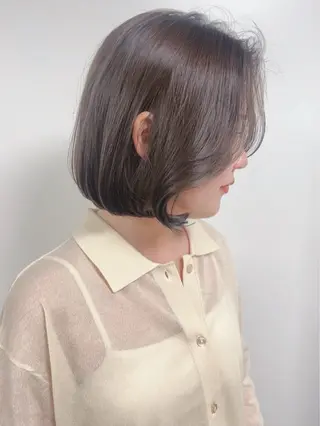 ショート カラー morio from london所属・松岡彩華 ボブ /グレージュのヘアスタイル