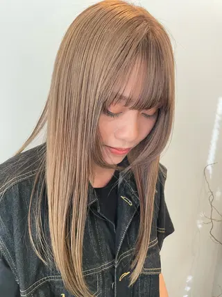 セミロング カラー ブリーチ👩🦳/ ✂︎MANAMIのヘアスタイル