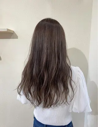 ロング カラー 中川 茜里のヘアスタイル