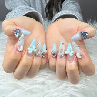 ネイル T. Leeのネイルデザイン