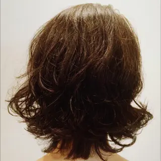 ショート カラー パーマ スズキ シオリのヘアスタイル