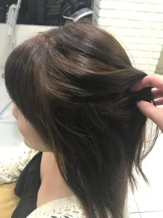 セミロング カラー 【暖色カラー特化】 中山由梨のヘアスタイル