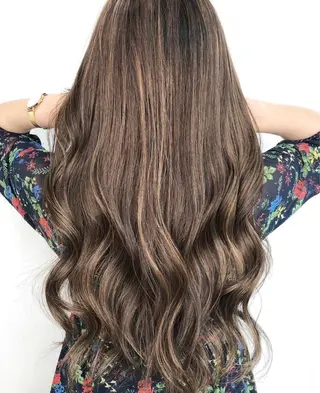 セミロング カラー デザインカラーウルフ 宙也のヘアスタイル
