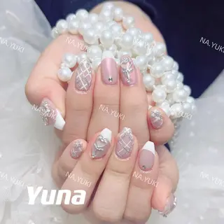 ネイル 🦋 Queenieのネイルデザイン