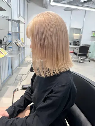 セミロング ブリーチ特化🎖️ピ ンクカラー高橋さやかのヘアスタイル