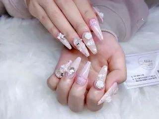 ネイル AKIKO ネイルサロンのネイルデザイン