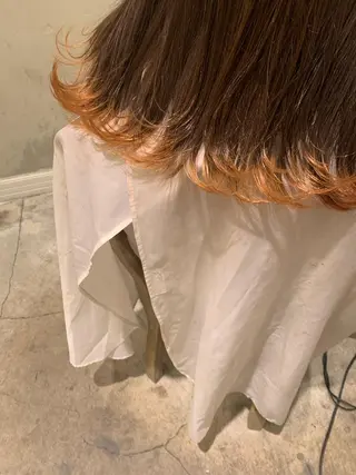 ロング カラー SAKINO． ベージュカラーのヘアスタイル