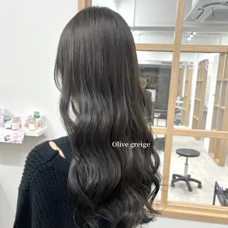 ロング カラー 柔らかオリーブ🌿 HIMARI🌻のヘアスタイル