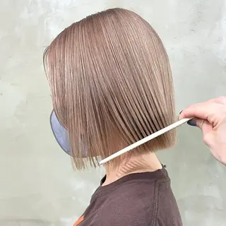 ミディアム 透けるミルクティー ☕赤味ゼロ★はる吉のヘアスタイル