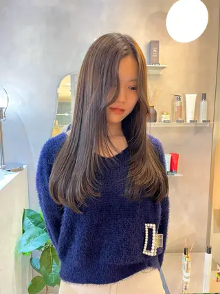 ロング カラー このか🕊️ベージュ /グレージュ/カットのヘアスタイル