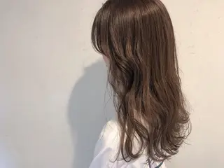 ロング カラー 伊藤 さやかのヘアスタイル