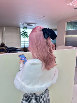 ミディアム カラー ヘアアレンジ 韓国レイヤー&ピンク 艶髪🩶maikoのヘアスタイル