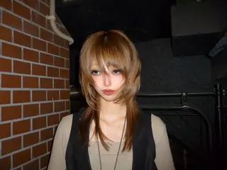 ミディアム カラー y2k/グランジ shunのヘアスタイル