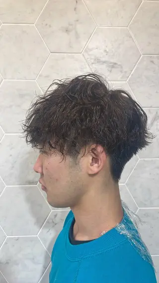 パーマ メンズ 新妻 宥人のヘアスタイル