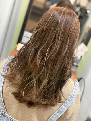 ミディアム ブリーチ毛に縮毛矯正 ✨カラー✨山田 正幸のヘアスタイル