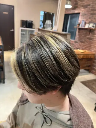 ショート メンズ 毛谷 嘉明/ブリーチカラーのヘアスタイル