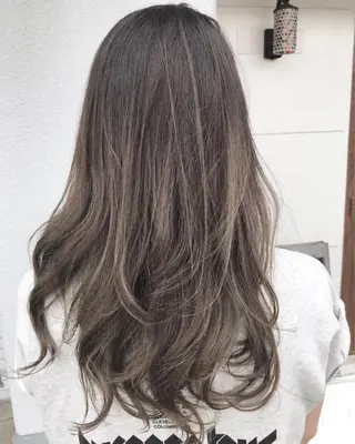 セミロング カラー レイヤーカット匠 イソザキノリユキのヘアスタイル