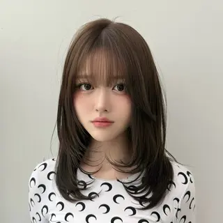セミロング カラー 髪質改善|透明 感カラー🩵レイヤーのヘアスタイル