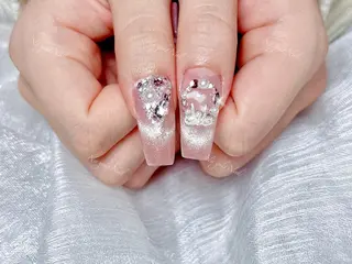 ネイル 🦋 Queenieのネイルデザイン