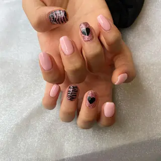 ネイル 鎌田 玲奈のネイルデザイン