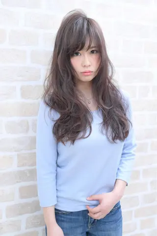 ロング 伊藤 裕貴のヘアスタイル