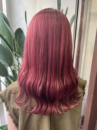 ミディアム カラー 佐藤 琴海のヘアスタイル