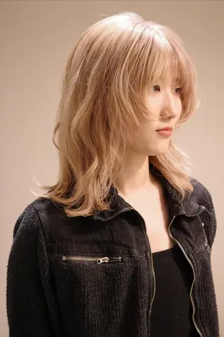 ミディアム カラー -みつま はるな-のヘアスタイル