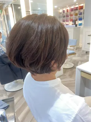 ショート カラー 小顔レイヤー/ ベージュ🤍Rieのヘアスタイル
