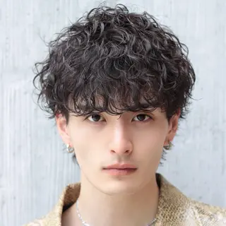 ミディアム パーマ ヘアアレンジ メンズ 🔥ニュアンス フェザー小林海斗🔥のヘアスタイル