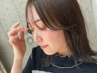 ミディアム カラー LadA AIのヘアスタイル