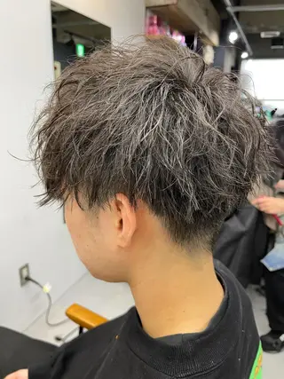 ショート パーマ メンズ 森本裕/オーナー/ ハイトーン/パーマのヘアスタイル