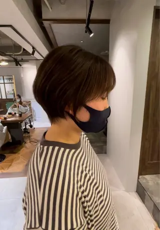 ショート 日比崚介🍀 おくれげ小顔カットのヘアスタイル