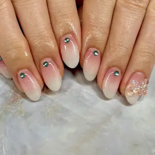 ミディアム ネイルサロン hanakoharuのネイルデザイン