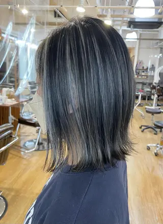 ミディアム カラー 白髪ぼかし バレイヤージュ志鎌のヘアスタイル