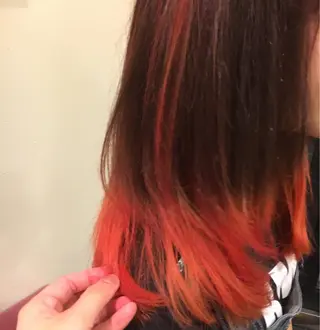 ロング カラー 中川 茜里のヘアスタイル