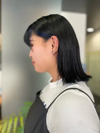 ショート カラー ハイトーン/レイヤー 似合わせ・ユキノのヘアスタイル