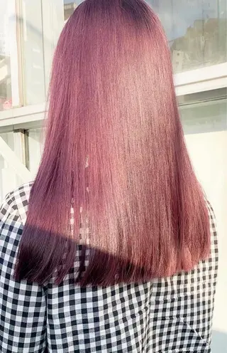 セミロング ニトウ レイナのヘアスタイル