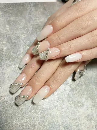 ネイル DI'A ネイルサロンのネイルデザイン