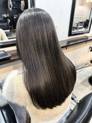 ロング カラー 三條 朋香のヘアスタイル