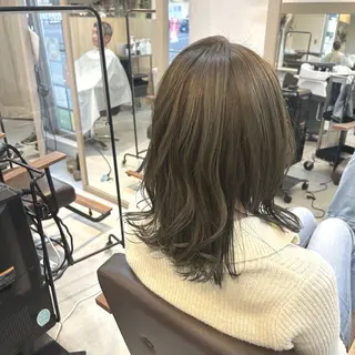 ミディアム 綿貫 美雪のヘアスタイル