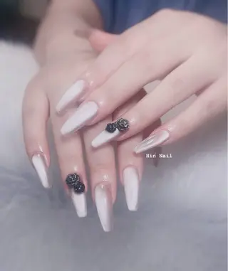 ネイル Hin Nailsのネイルデザイン