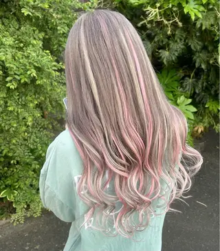 カラー ダブルスキルエクステ /羽エクステ白石宇由のヘアスタイル