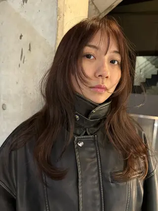 ロング カラー ヤナギヤ カノのヘアスタイル