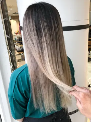 ロング カラー welring hair salonのヘアスタイル