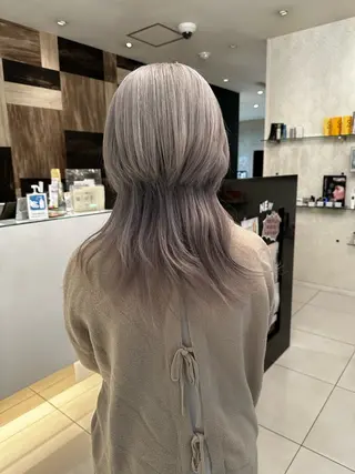 セミロング カラー 神戸 大輝のヘアスタイル