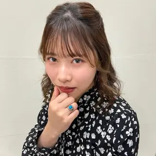 ミディアム ヘアアレンジ ワタナベ リリコのヘアスタイル