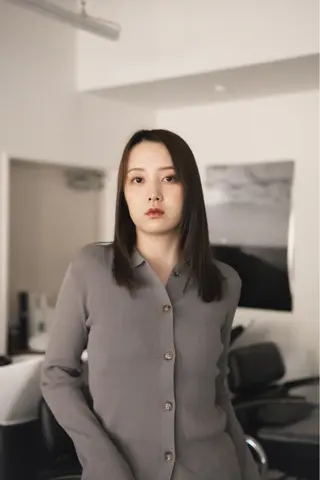 ミディアム ハッシュカット /レイヤー/大阪中津のヘアスタイル