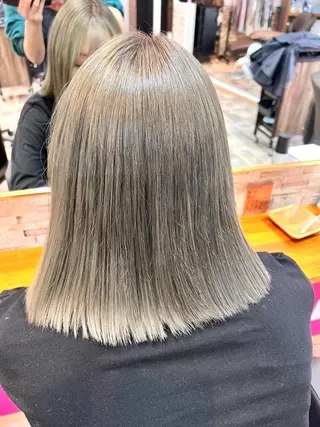 ショート カラー ヘアカラー&縮毛矯正 STAR☆RIVERのヘアスタイル