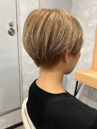 ショート レイヤーカット/ カラー特化/YUTOのヘアスタイル